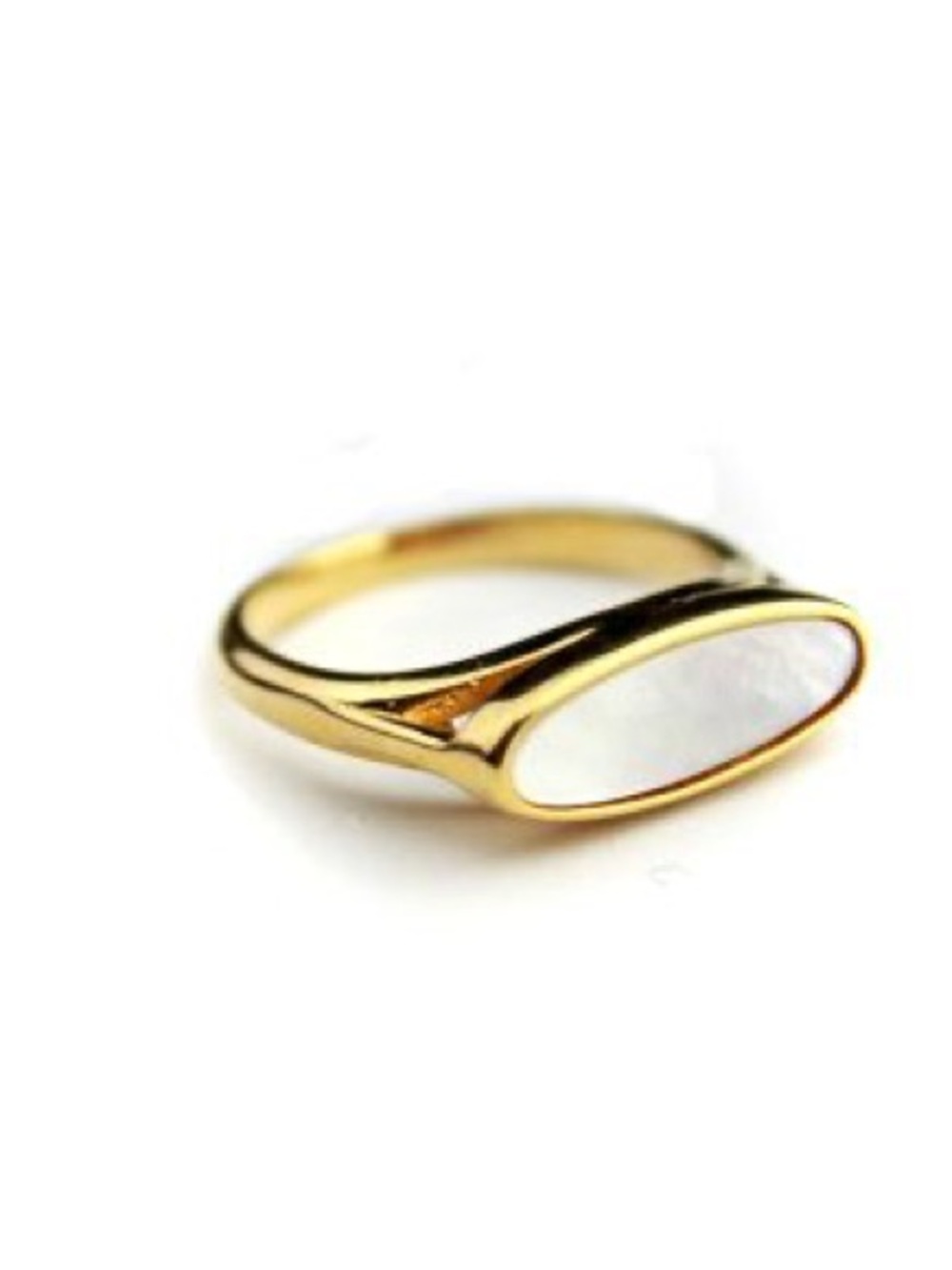 Vintage 1978 Avon Mother-of-Pearl Ring